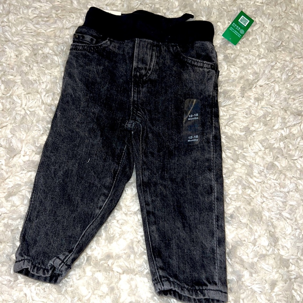 Boys black baby gap jeans size 12-18 months slim. Brand new with tags attached.
